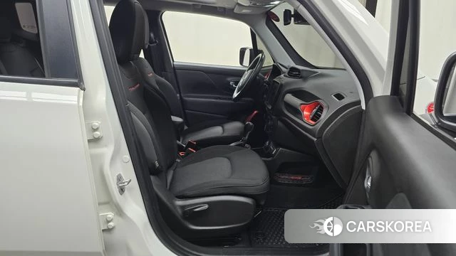 Jeep Renegade 2018 Белый из Кореи, фото 2