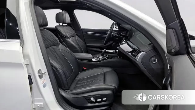 BMW 5 Series (G30) 2021 Белый из Кореи, фото 2