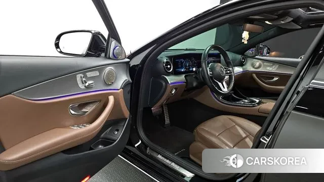 Mercedes-Benz E-Class W213 2019 Черный из Кореи, фото 2