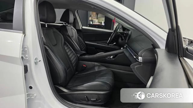 Hyundai Avante Hybrid (CN7) 2023 Белый из Кореи, фото 2