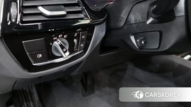 BMW 5 Series (G30) 2023 Черный из Кореи, фото 2