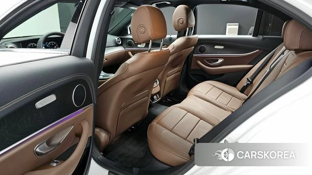 Mercedes-Benz E-Class W213 2023 Белый из Кореи, фото 2