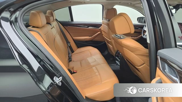 BMW 5 Series (G30) 2021 Черный из Кореи, фото 2