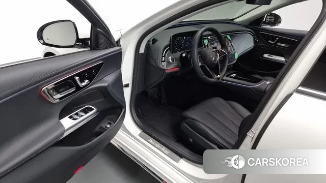 Mercedes-Benz E-Class W214 2024 Белый из Кореи, фото 2