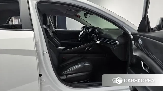 Hyundai The New Avante (CN7) 2023 Белый из Кореи, фото 2