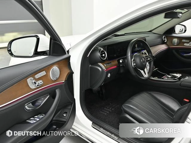 Mercedes-Benz E-Class W213 2018 Белый из Кореи, фото 2