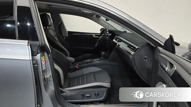 Volkswagen Arteon 2022 Серебристо-серый из Кореи, фото 2