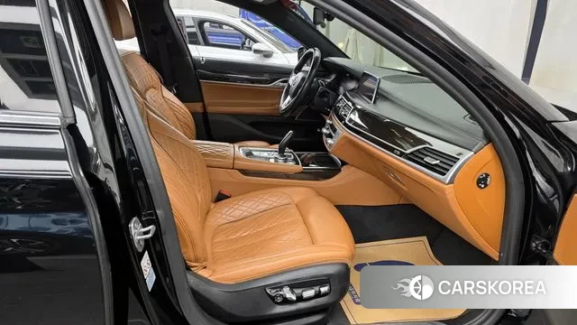 BMW 7 Series (G11) 2020 Черный из Кореи, фото 2