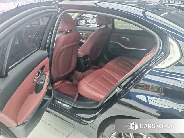 BMW 3 series 2025 Черный из Китая, фото 2
