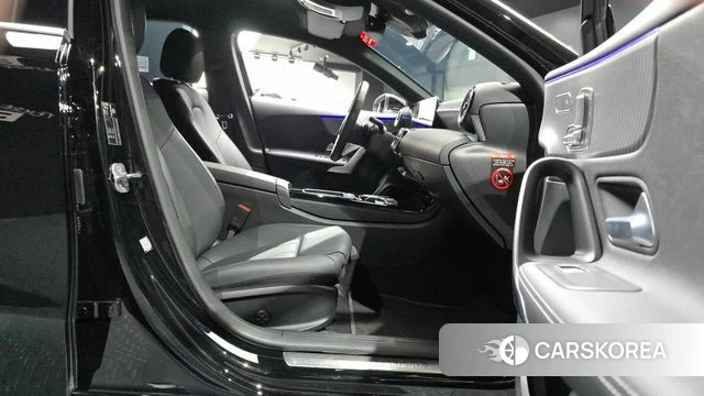 Mercedes-Benz A-Class W177 2024 Черный из Кореи, фото 2