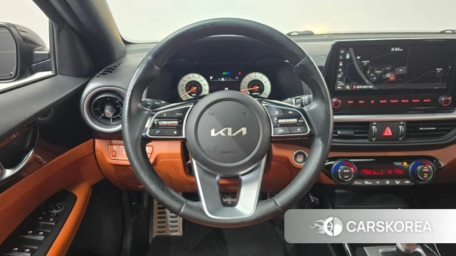 Kia The New K3 2nd generation 2023 Черный из Кореи, фото 2