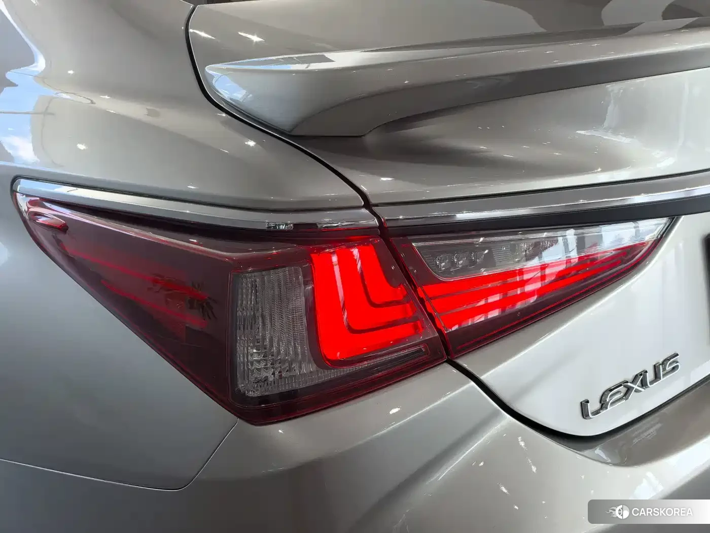 Lexus ES 2022 Silver/gray из Китая, фото 2