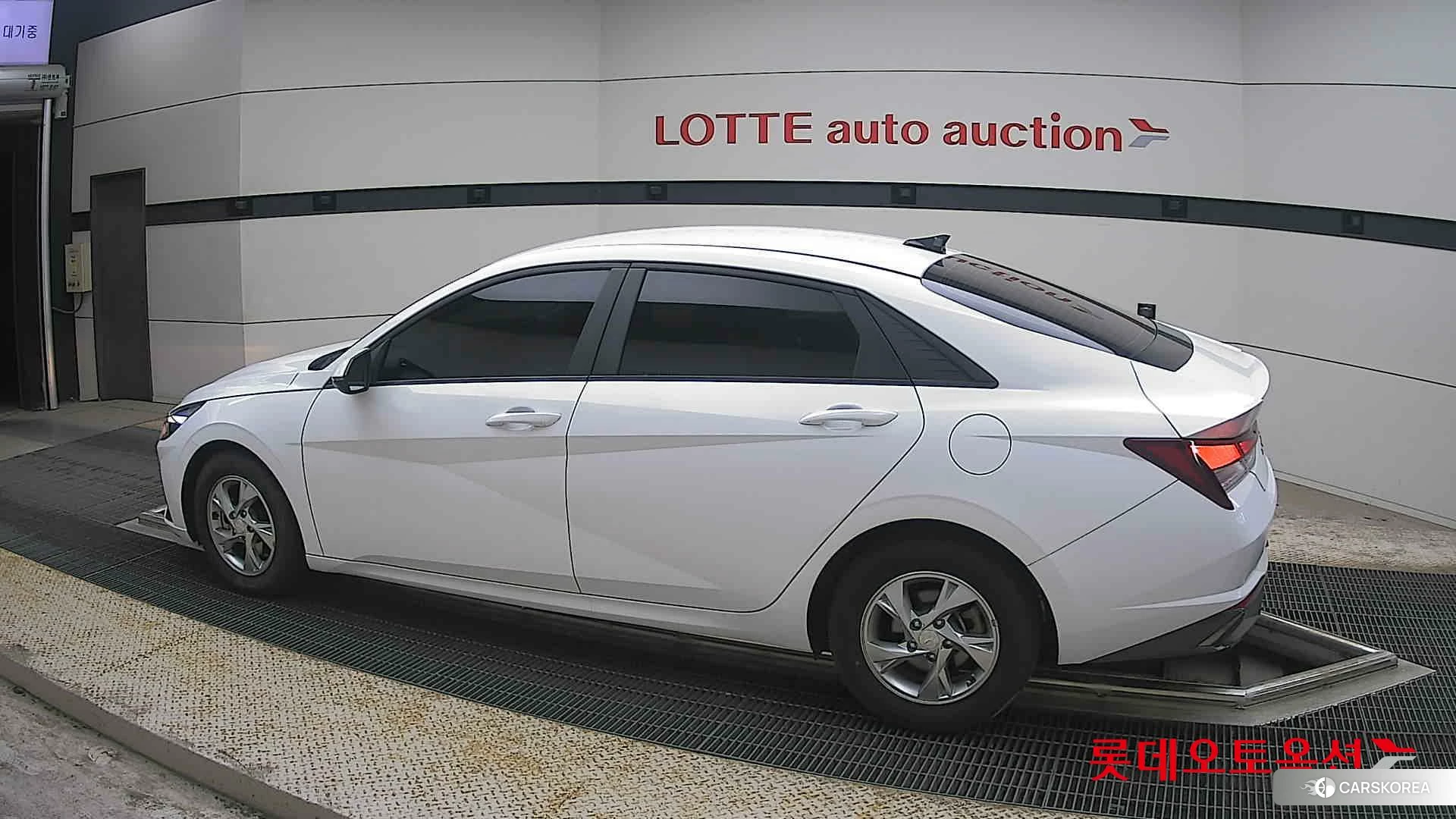Hyundai Avante 2023 Polar White из Кореи, фото 2