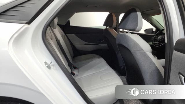 Hyundai Avante (CN7) 2022 Белый из Кореи, фото 2