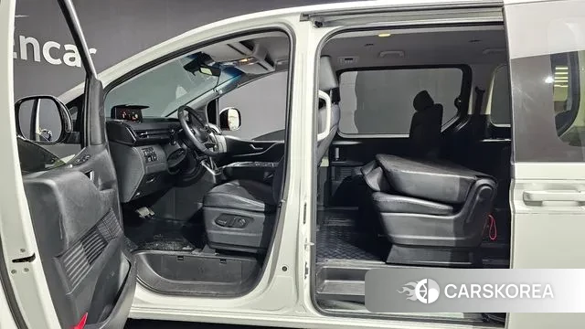 Hyundai Staria 2023 Белый из Кореи, фото 2