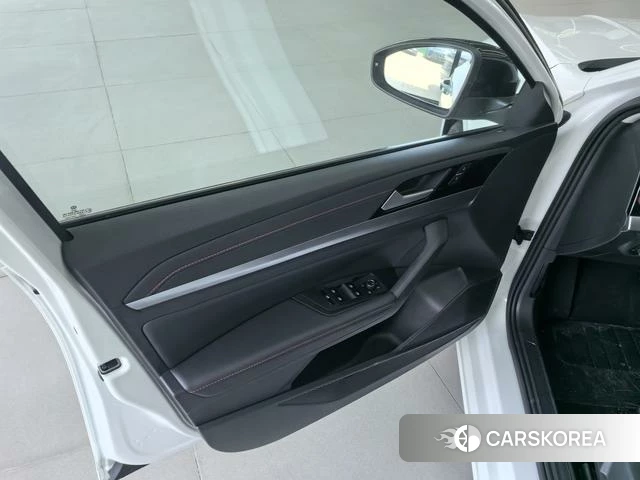 Volkswagen Lavida 2024 Белый из Китая, фото 2