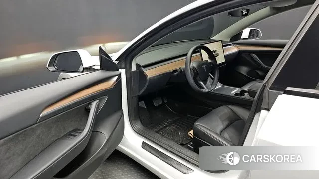 Tesla Model 3 2022 Белый из Кореи, фото 2
