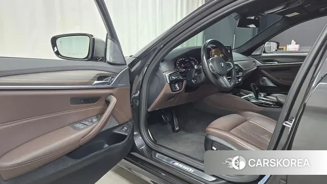 BMW 5 Series (G30) id 3519491 из Кореи 2