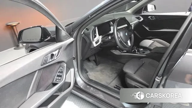 BMW 1 Series (F40) 2020 Серый из Кореи, фото 2