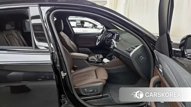 BMW X4 (G02) 2024 Черный из Кореи, фото 2