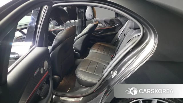 Mercedes-Benz E-Class W213 2021 Серый из Кореи, фото 2