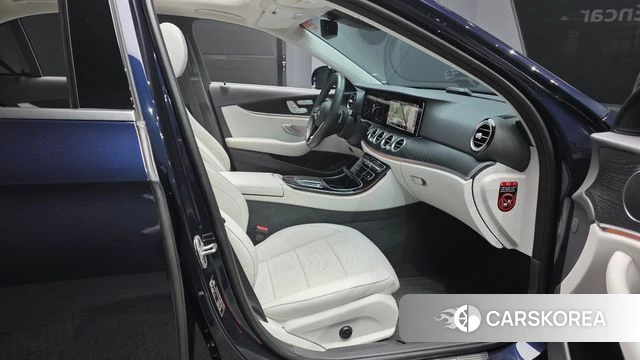 Mercedes-Benz E-Class W213 2022 Синий из Кореи, фото 2