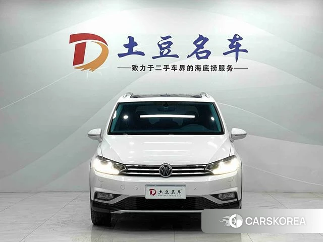 Volkswagen Touran L 2022 Белый из Китая, фото 2