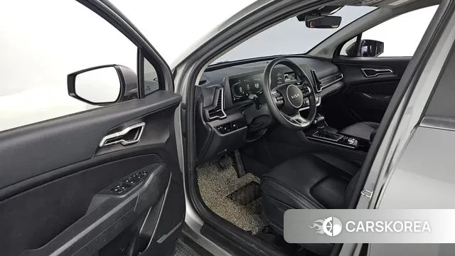 Kia Sportage 5th Generation 2023 Серебристо-серый из Кореи, фото 2