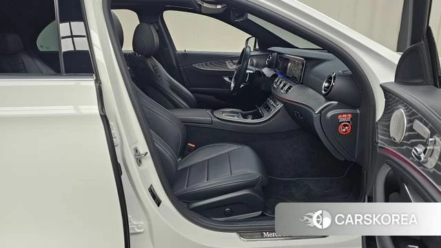 Mercedes-Benz E-Class W213 2021 Белый из Кореи, фото 2