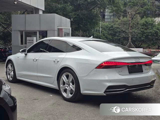 Audi A7 2021 Белый из Китая, фото 2