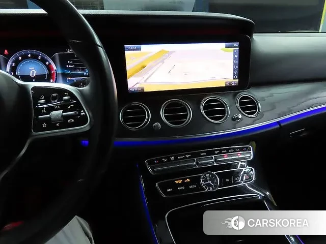 Mercedes-Benz E-Class W213 2020 Белый из Кореи, фото 2