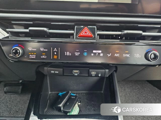 Kia Di Ol Nu Niro 2022 Белый из Кореи, фото 2