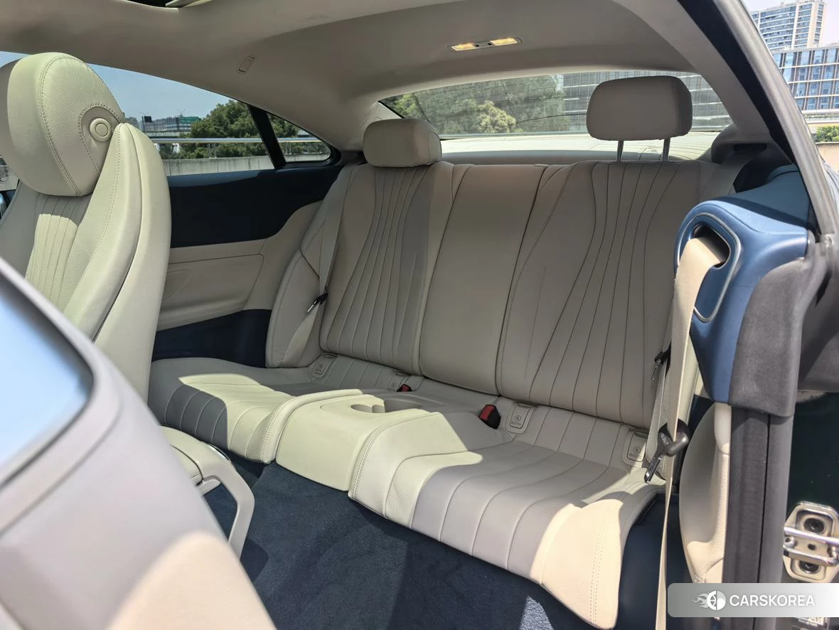 Mercedes-Benz E-class (imported) 2022 Зеленый из Китая, фото 2