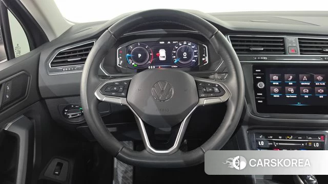 Volkswagen Tiguan second Generation 2024 Серый из Кореи, фото 2
