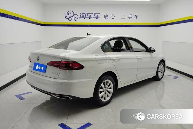 Volkswagen Bora 2022 Белый из Китая, фото 2