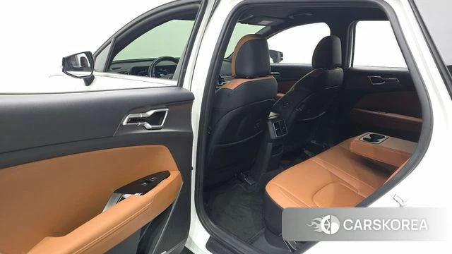 Kia Sportage 5th Generation Hybrid 2024 Белый из Кореи, фото 2