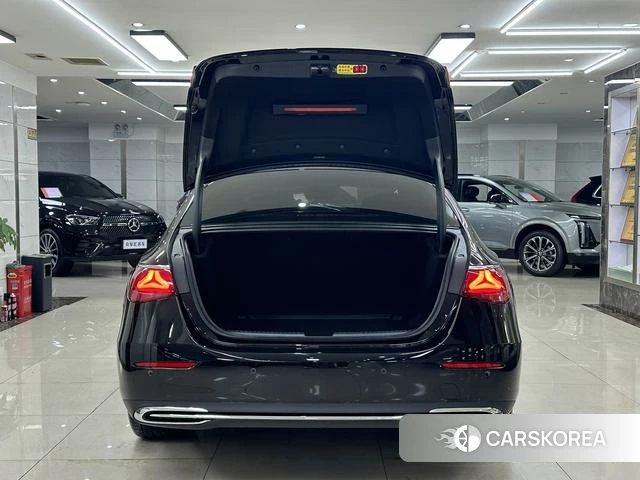 Mercedes-Benz E-class 2024 Черный из Китая, фото 2