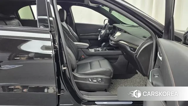 Cadillac XT4 2021 Черный из Кореи, фото 2