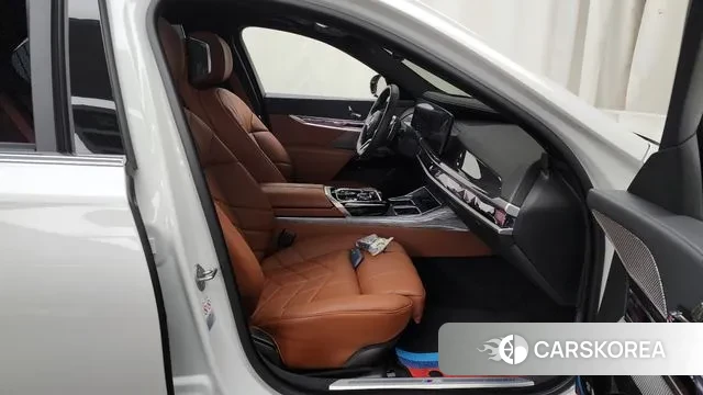 BMW 7 Series (G70) 2024 Белый из Кореи, фото 2