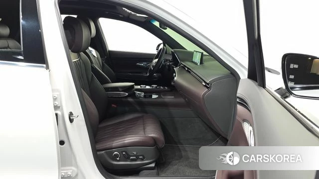 Genesis GV70 2022 Белый из Кореи, фото 2