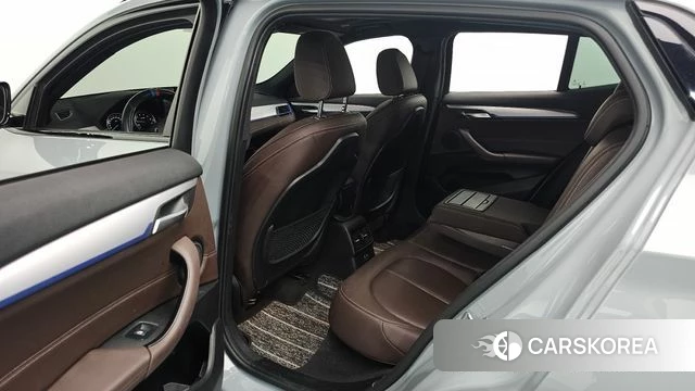 BMW X2 (F39) 2022 Серебристо-серый из Кореи, фото 2