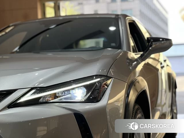 Lexus UX 2021 Серебристо-серый из Китая, фото 2