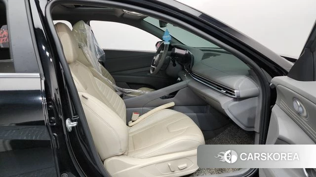 Hyundai The New Avante (CN7) 2023 Черный из Кореи, фото 2