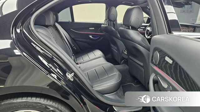 Mercedes-Benz E-Class W213 2023 Черный из Кореи, фото 2