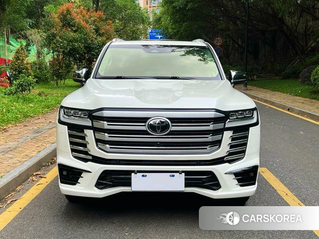 Toyota Land Cruiser (imported) 2026 Белый из Китая, фото 2