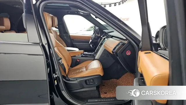 Land Rover Discovery 5 2018 Черный из Кореи, фото 2