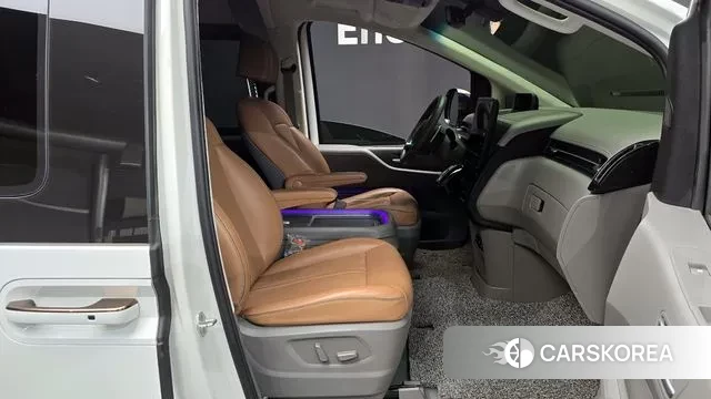 Hyundai Staria 2022 Белый из Кореи, фото 2