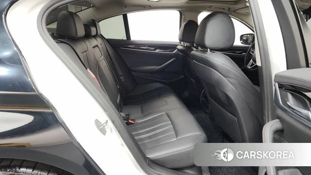 BMW 5 Series (G30) 2019 Черный из Кореи, фото 2