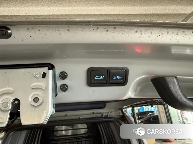 Hyundai Staria 2023 Серебряный из Кореи, фото 2