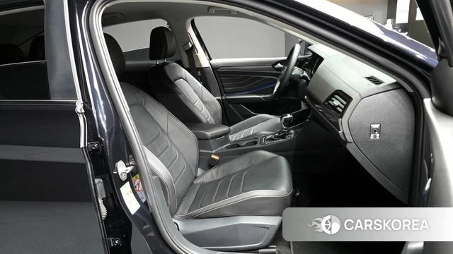 Volkswagen 7th Generation of Jetta 2022 Черный из Кореи, фото 2